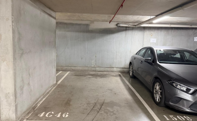Melbourne - Secure Indoor Parking in CBD Near RMIT (C25)