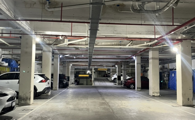 Melbourne - Secure CBD Parking close to Flagstaff Station