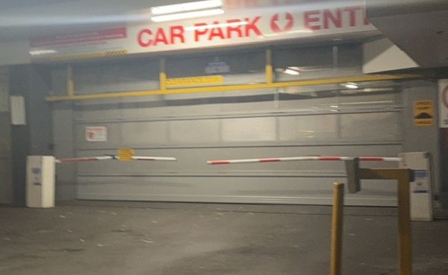 Waterloo,Zetland, Moore Park,Convenient Parking lot