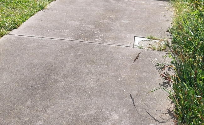 Safe parking spot close to the airport and with easy access to the train and bus stop.