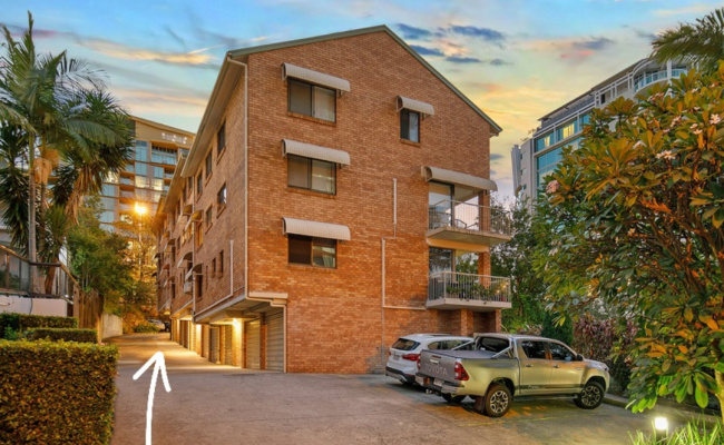 Convenient CBD Access. Secure Parking Space in Kangaroo Point