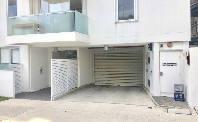 Secured garage with storage 50m from the beach