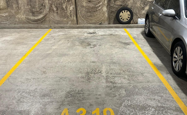 Parking Space located in Zetland