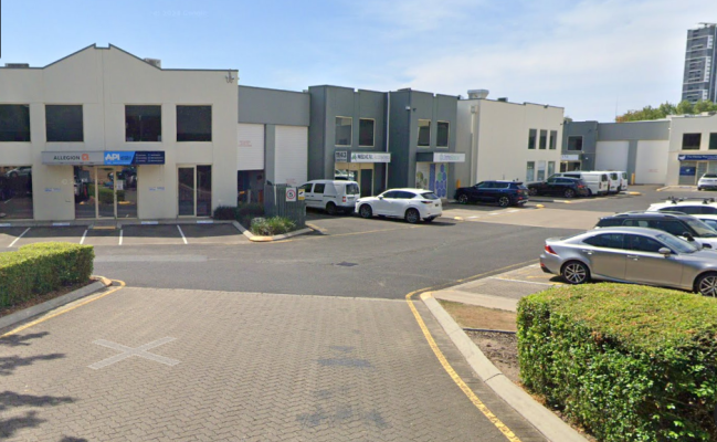 Close to Auchenflower train station  (Oppsite Four Sisters on Lang Cafe Milton)