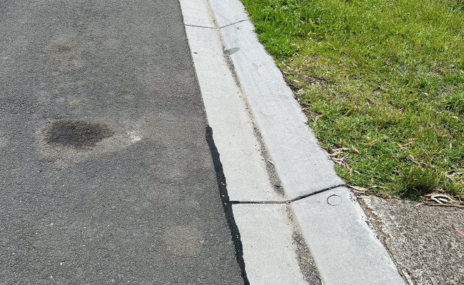 Parking Near Bus Stop & Close By Amenities In Tarneit