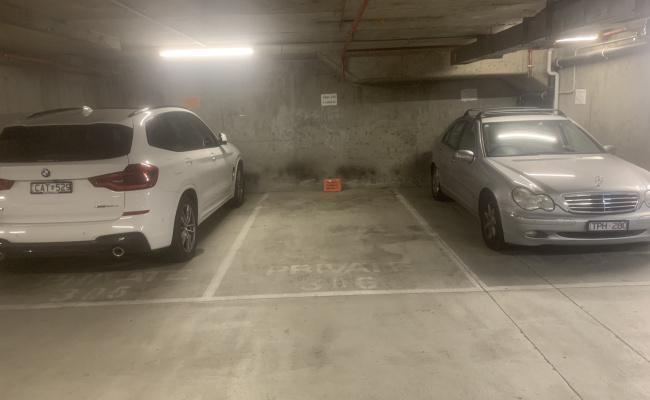 Secure underground car park. 1km from the MCG