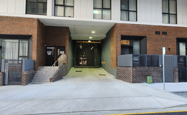 Secure parking in Green Square