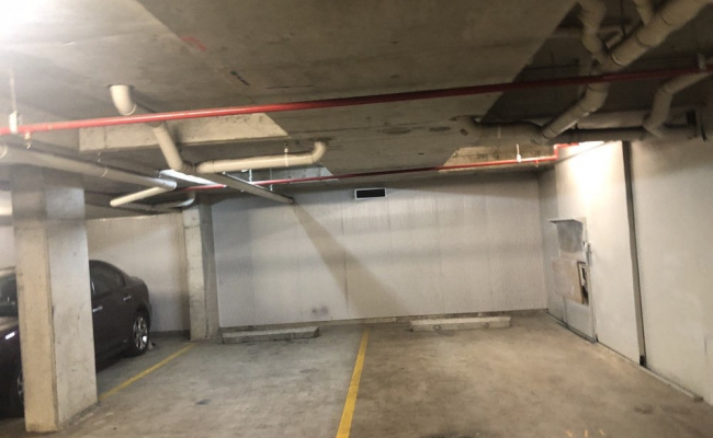 Great parking space in Zetland