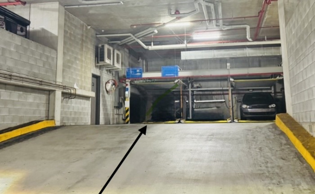 Secure Weekday Parking right next to the Gabba & Major Busway. 23 bus routes. Direct Shuttle UQ.