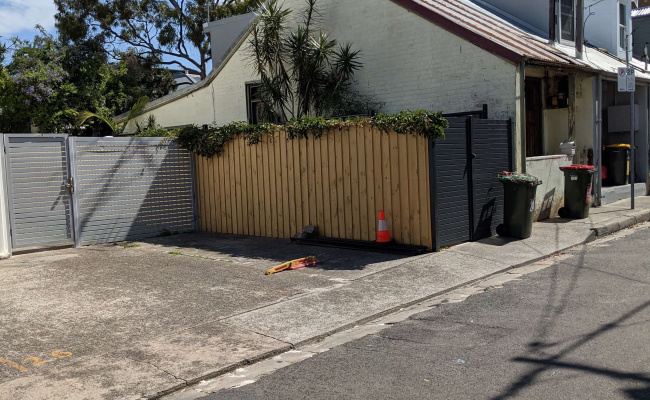 Redfern - Great Outdoor Parking Space near Main Roads