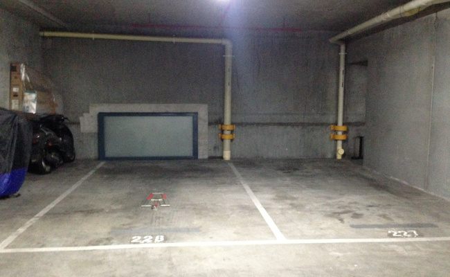 Melbourne - Secure Parking within CBD