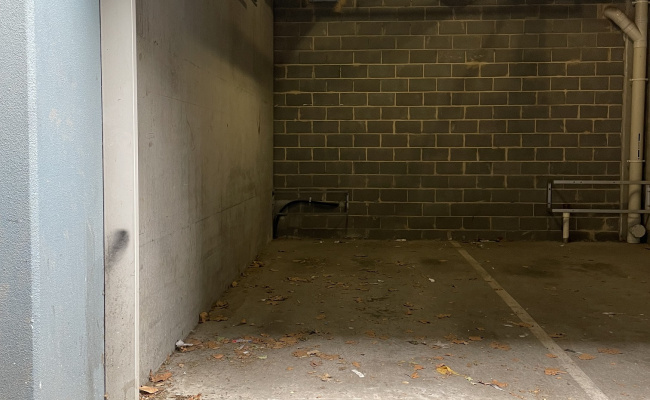 Private street level parking near QV in Little Lonsdale Street