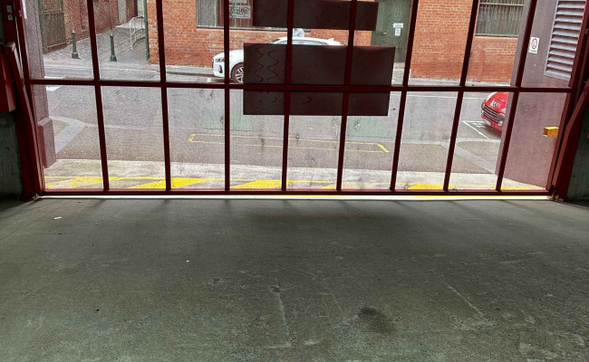 Convenient & Safe Parking Near Carlton Gardens
