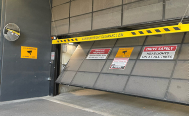 Spencer St. X King St. - Easy Parking close to Southern Cross Station and Flagstaff Garden