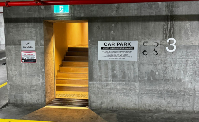 Spencer St. X King St. - Easy Parking close to Southern Cross Station and Flagstaff Garden