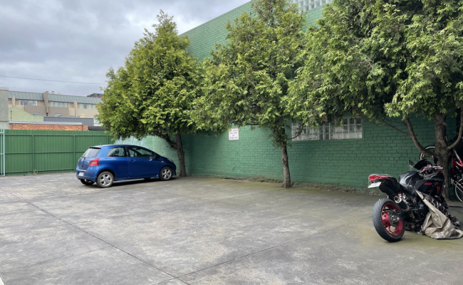 Secure parking space in Fitzroy
