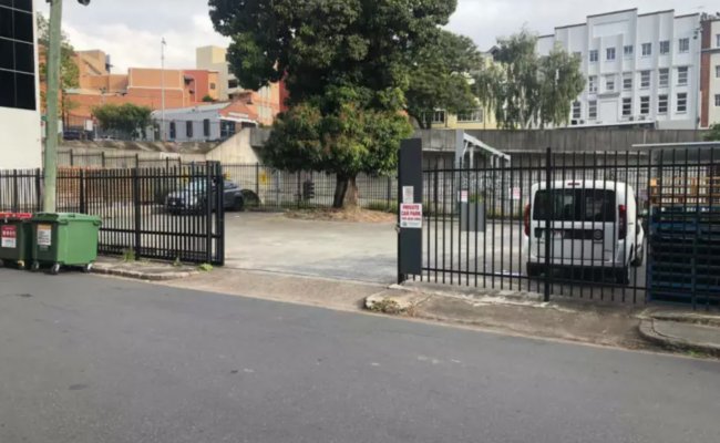 Fortitude Valley - Safe Outdoor OVERNIGHT PARKING ONLY Mon-Sat 5:30 PM to 8:00 AM