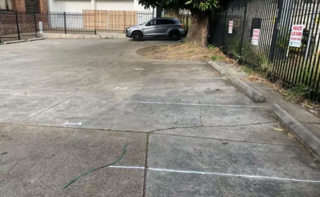 Fortitude Valley - Safe Outdoor OVERNIGHT PARKING ONLY Mon-Sat 5:30 PM to 8:00 AM