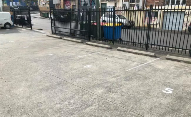 Fortitude Valley - Safe Outdoor OVERNIGHT PARKING ONLY Mon-Sat 5:30 PM to 8:00 AM