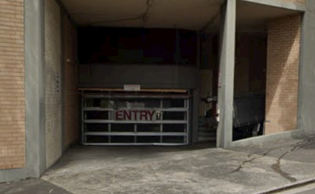 2 Minutes from Hyde Park - Underground Parking