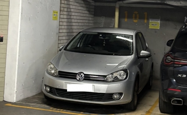2 Minutes from Hyde Park - Underground Parking