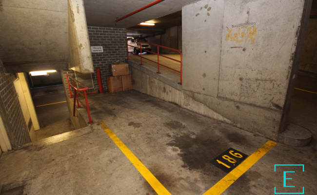 SMALL CAR SPACE IN SYDNEY CBD