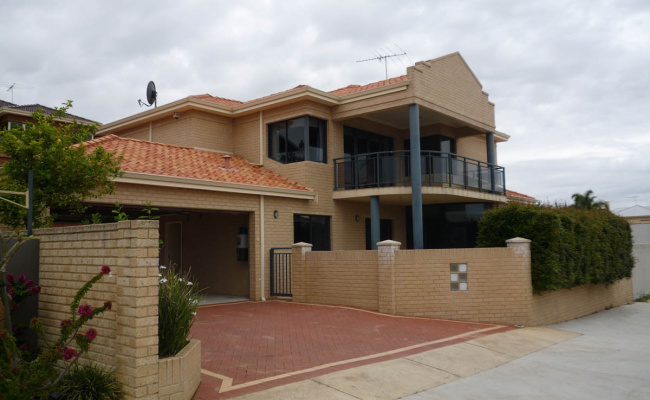 Secure safe ample parking in the residence driveway with quiet 24/7 laneway access