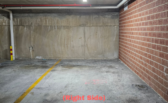 #2 - Secure Parking Space, Close to Train & Buses (RIGHT)