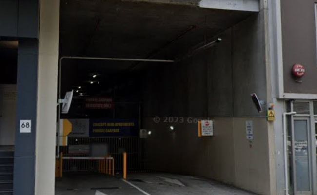 Secure Underground 24/7 carpark- Swipe key access near State Library
