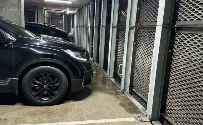 Car park in secured apartment near southern cross CBD