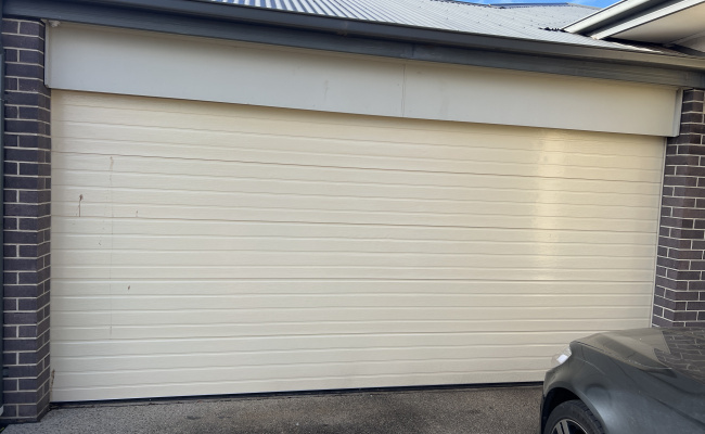 Spacious & Secure Garage for Rent