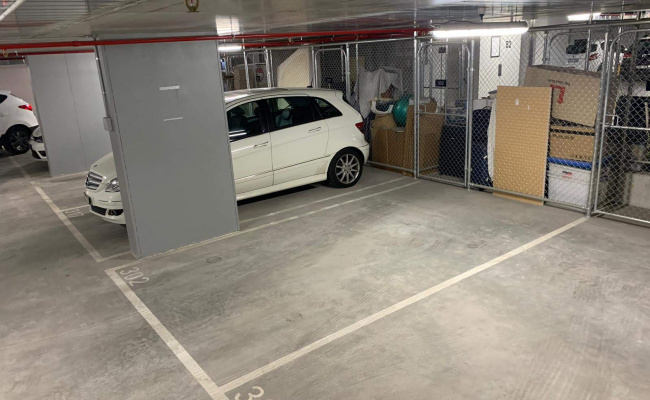 1 indoor parking Lygon/Brunswick Rd - Brunswick E.