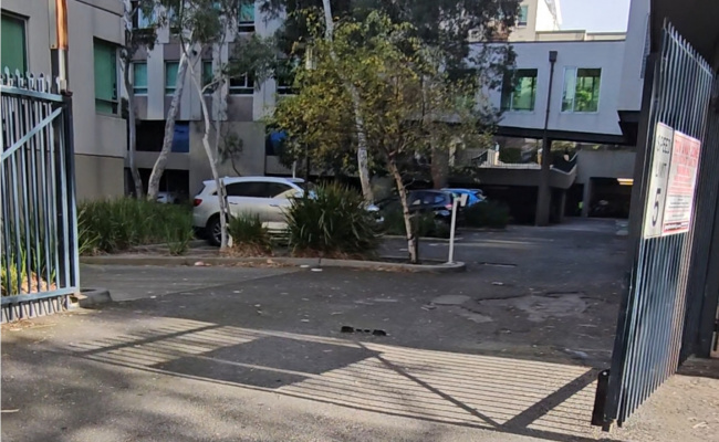 Secure parking On Lygon St. Opposite VicRoad