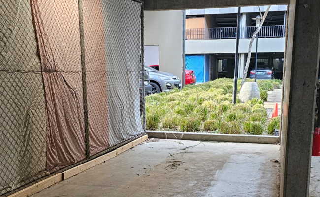 Secure parking On Lygon St. Opposite VicRoad