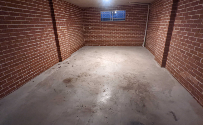 Lockable Private Parking Garage 15 Min Walk From Parramatta CBD