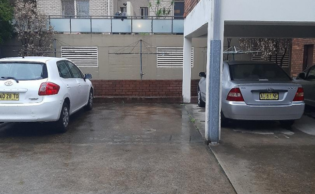 Mascot - Safe Outdoor Parking near airport and near mascot shops and botany road.