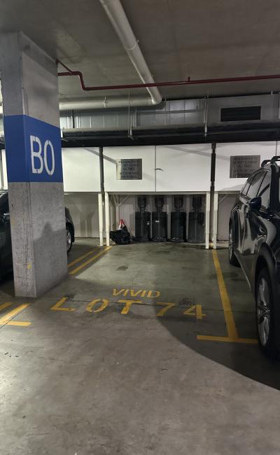 Wolli creek parking space super close to train and airport