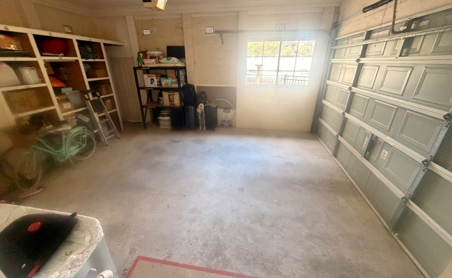 Excellent Storage and Garage in Beecroft