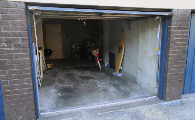 Lock up garage near Manly Beach