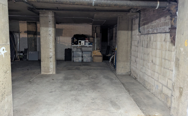 Convenient and safe carpark in Manly