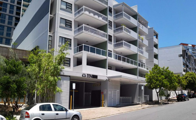 Secure, elevator access, great location with short walk to Southbank, West End and CBD