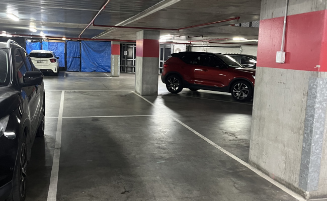 Docklands Indoor building Parking - Marmion Pl Roundabout
