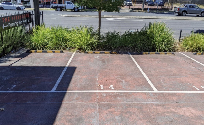 Parking in Ringwood Maroondah Highway