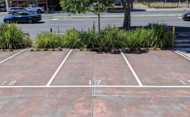 Parking in Ringwood Maroondah Highway
