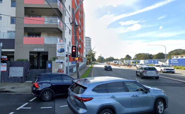 Great parking space near airport