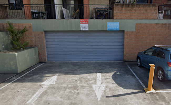 UNDERCOVER, SECURE 24/7 PARKING - CONVENIENT  FORTITUDE VALLEY LOCATION!