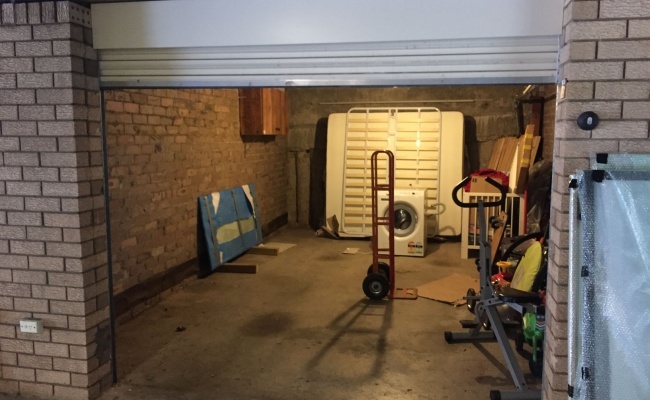 Large Secure Lock Up Garage / Storage