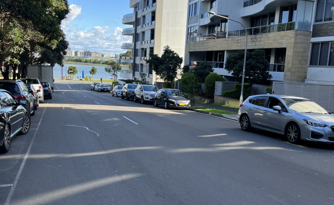 Great Car Spot in Rhodes Central -13