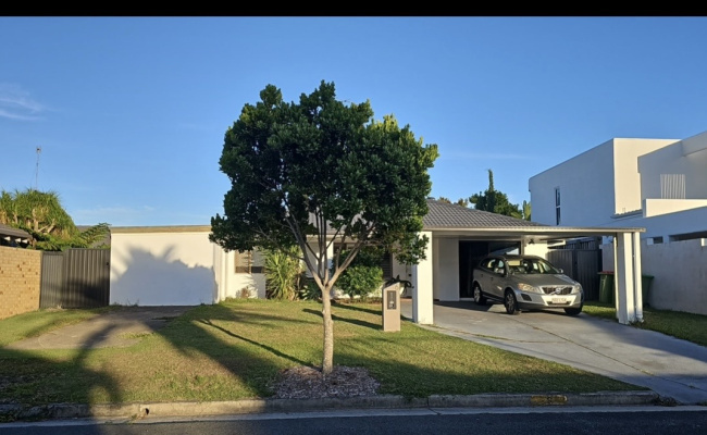 Isolated parking sport for van/boat/camper