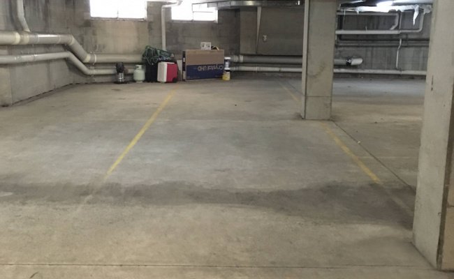 Kirribilli  - Secure Double Tandem Parking Near Milsons Point Train Station